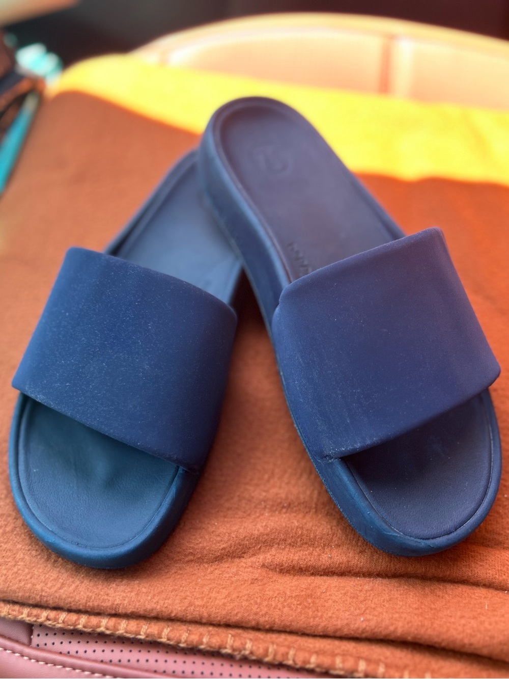 Lululemon mens  Restfeel Navy Slide Sandals - Wide Strap Casual Slides size 7